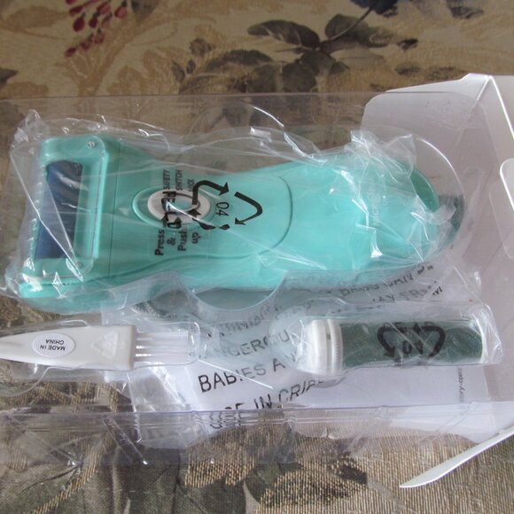NEW Emjoi Micro-Pedi Ultra Callus Remover 2 Rollers ~ Turquoise Color ~ NIB - Picture 6 of 10